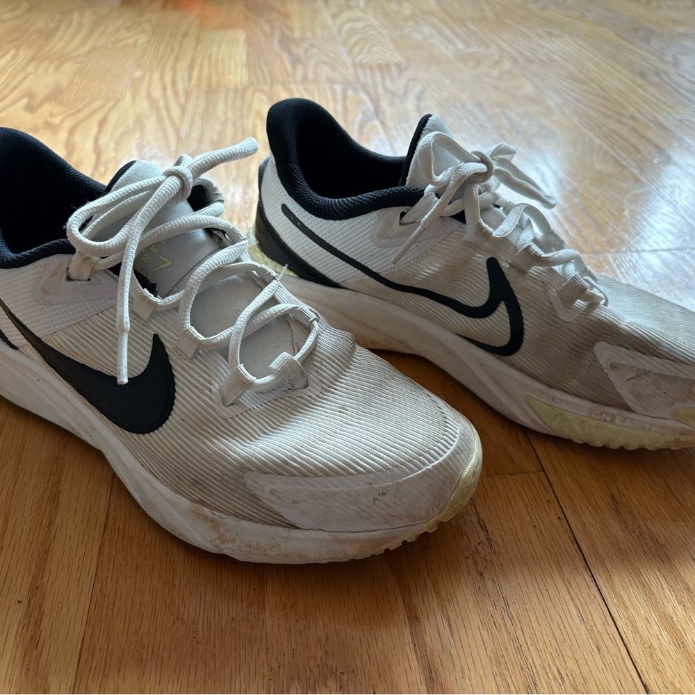 Nike White and Black Running Sneakers